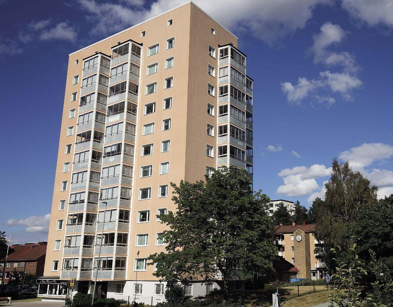 ungefär 60% av flerbostadshusen i Sverige har hittills 2025 uppdaterat sina fönster till moderna och energieffektiva enheter